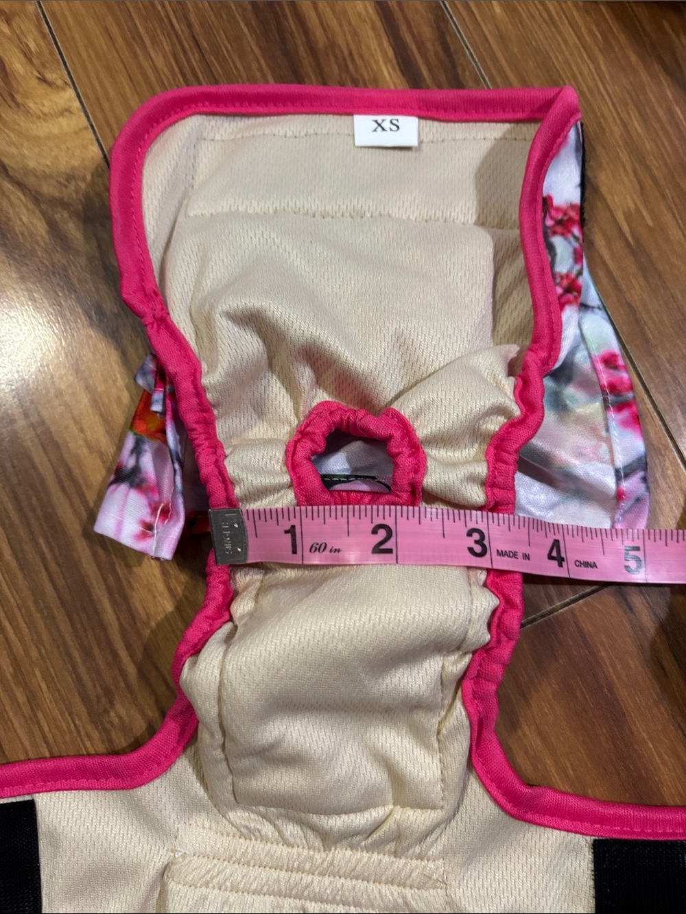 Roncute Ruffle Female Dog Wraps, pack of three, Size XS, NIB. - Picture 9 of 12
